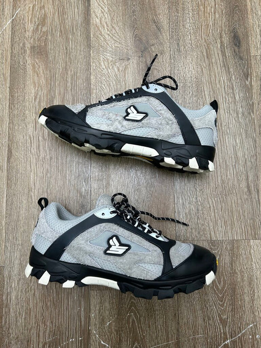 Preowned Sicko Hiking Grey Black Size 9