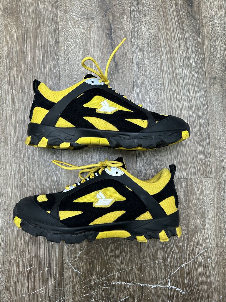 Preowned Sicko Hiking Yellow Size 9.5