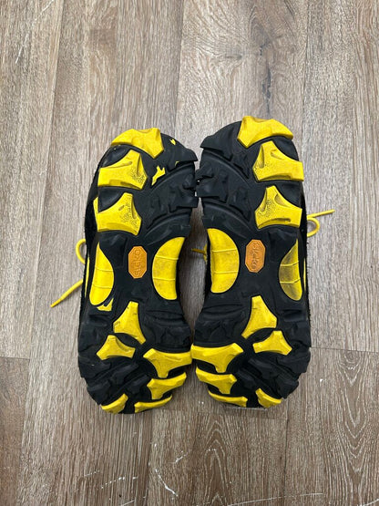 Preowned Sicko Hiking Yellow Size 9.5