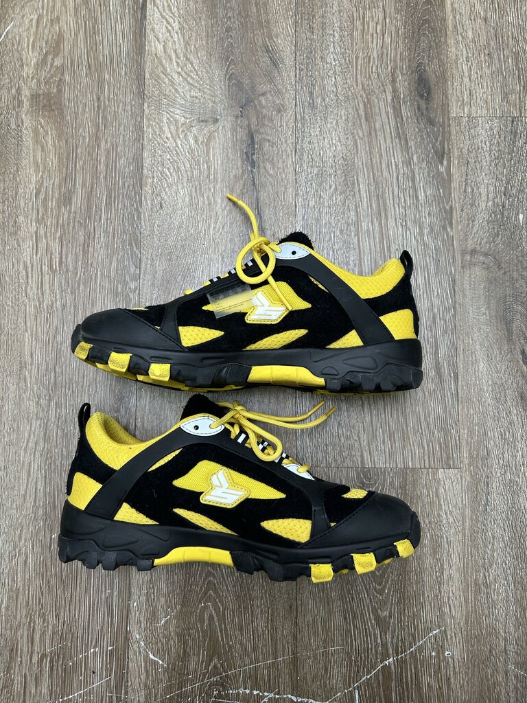 Preowned Sicko Hiking Yellow Size 9.5