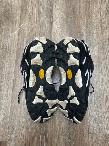 Preowned Sicko Hiking Black Distressed Size 9