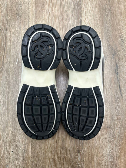 Preowned Chanel White Silver Runner Sz.42