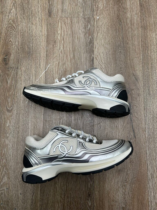 Preowned Chanel White Silver Runner Sz.42