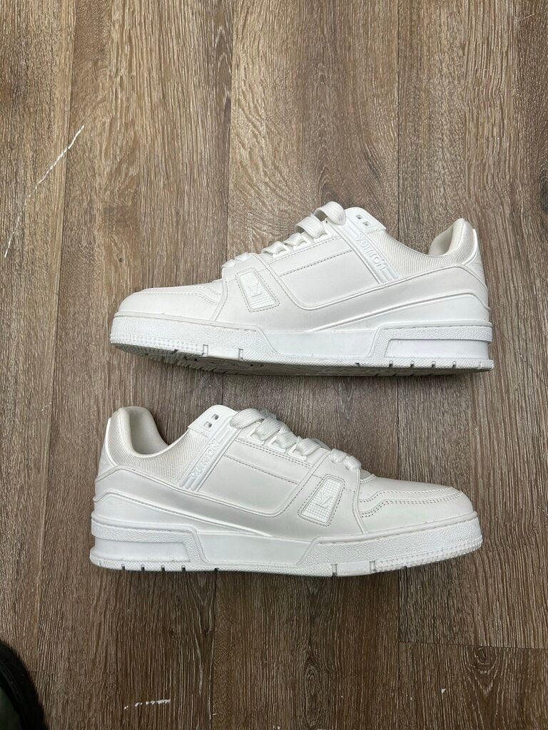 Preowned Louis Vuitton Traine White/White Side 42 (No Box)