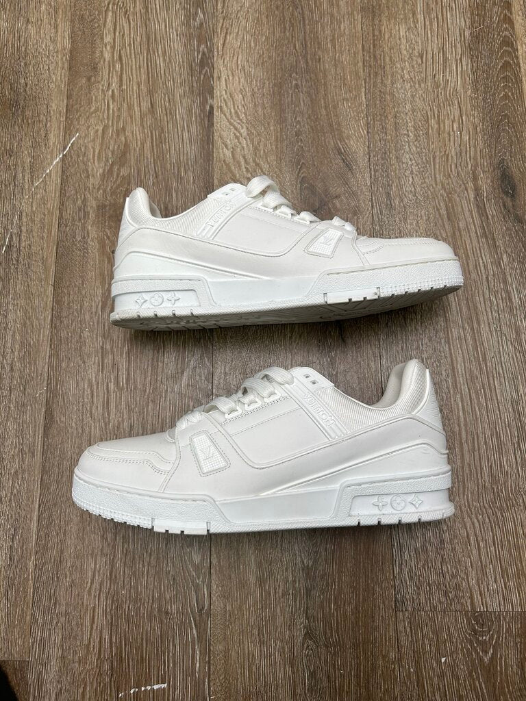 Preowned Louis Vuitton Traine White/White Sz. 42 (No Box)