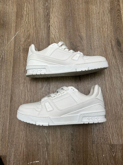 Preowned Louis Vuitton Traine White/White Sz. 42 (No Box)