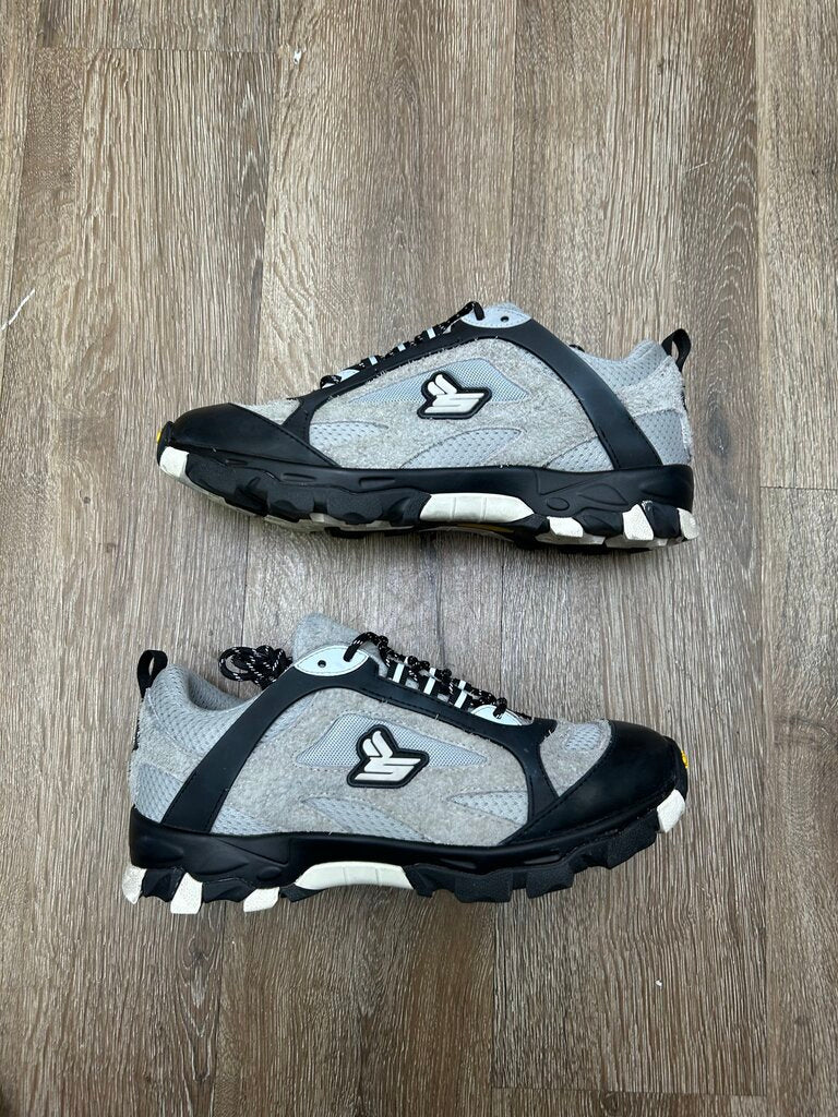 Preowned Sicko Hiking Shoe Grey Size 9