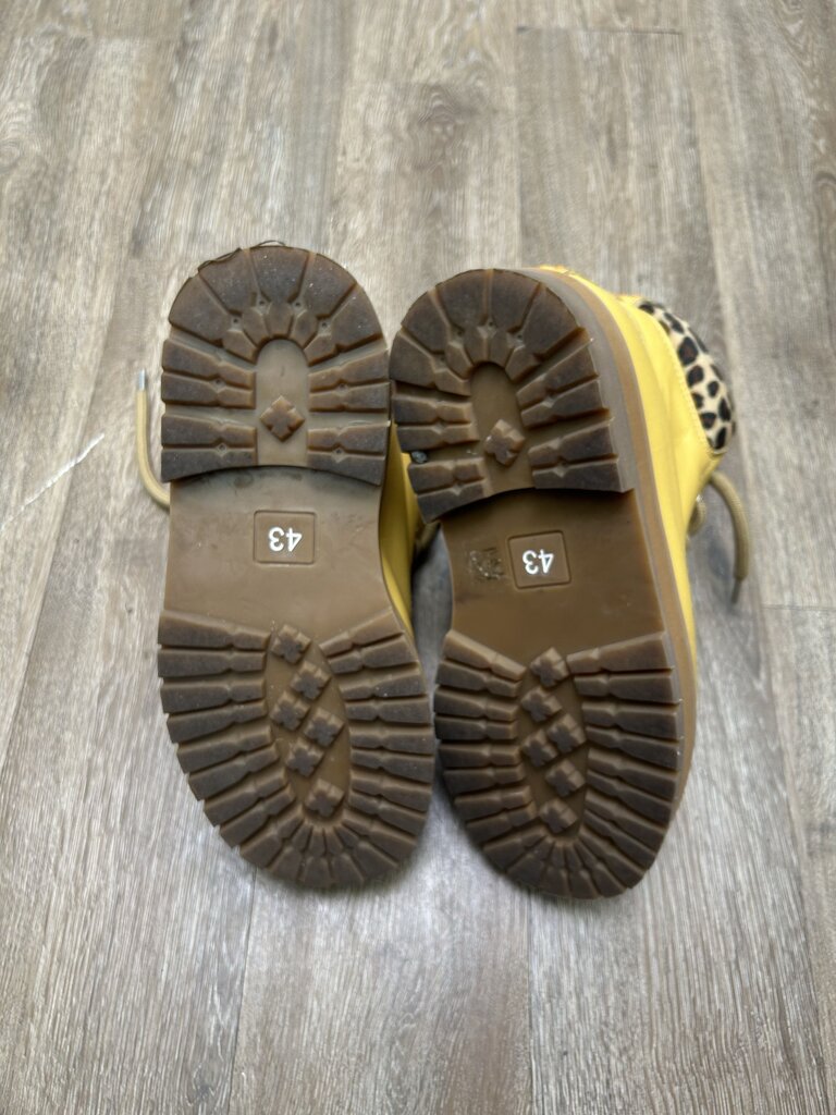 Preowned PDF Wheat Cheetah Boot Sz.43