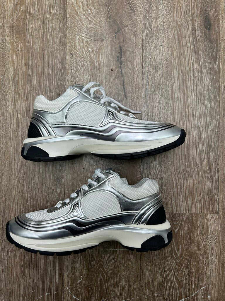 Preowned Chanel Runner White Silver Size 40