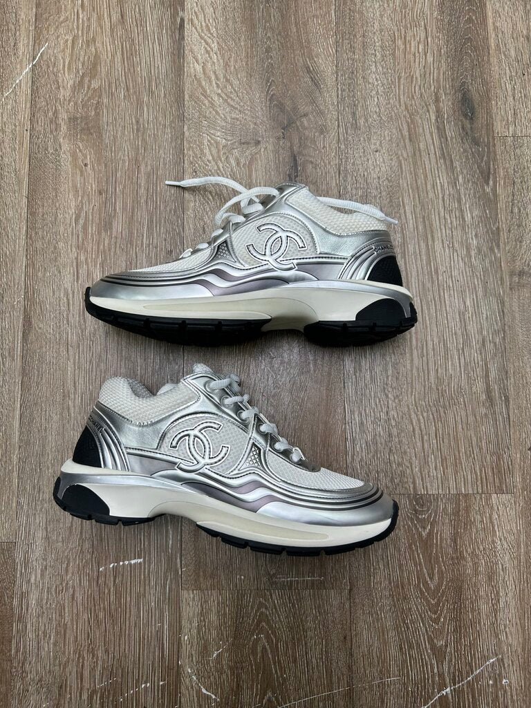 Preowned Chanel Runner White Silver Size 40