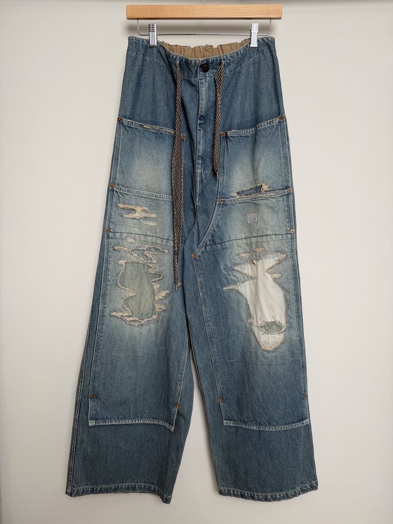 New Kapital Lightwash Distressed Double Knee Size 4