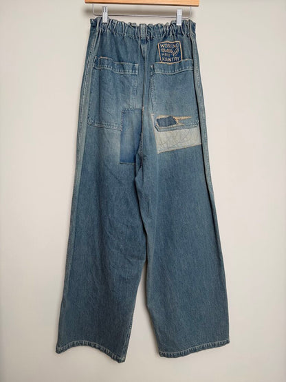 New Kapital Lightwash Distressed Double Knee Size 4