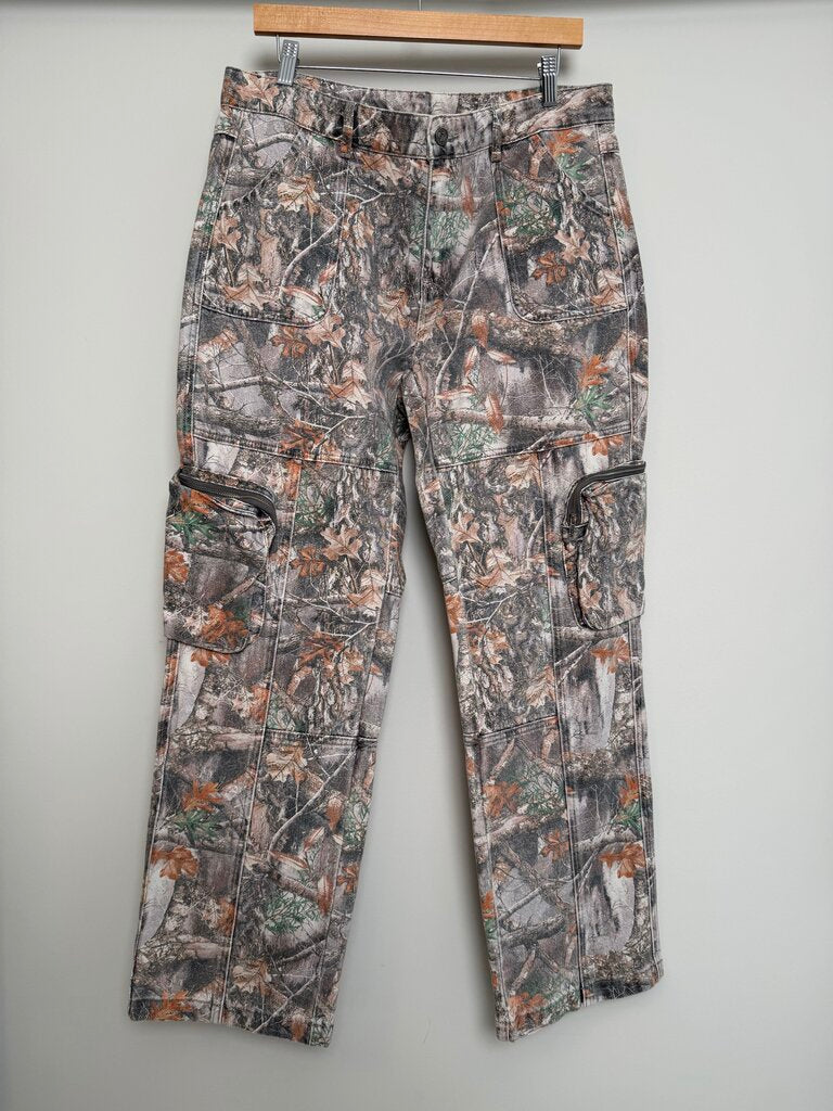 New GV Gallery Camo Cargo Pants size M