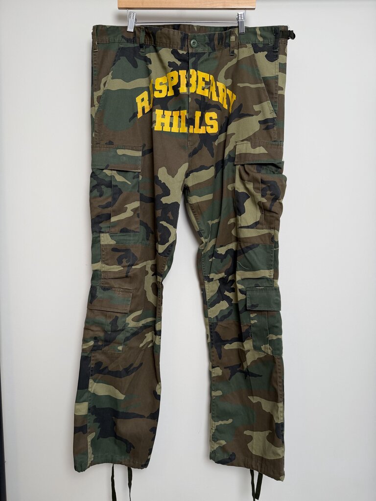 New Gv Gallery Camo Raspberry Pants Size XL