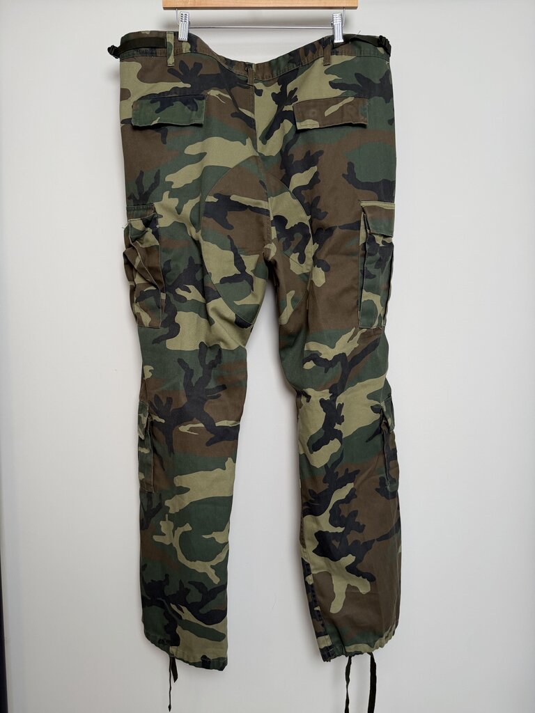 New Gv Gallery Camo Raspberry Pants Size XL