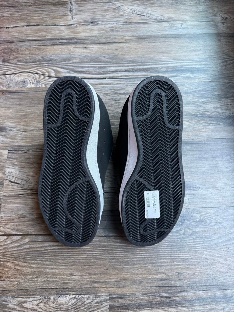 New 74iswar Black White Skate Shoe size 9