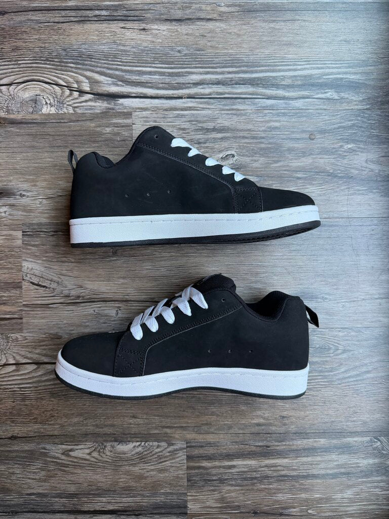New 74iswar Black White Skate Shoe size 11