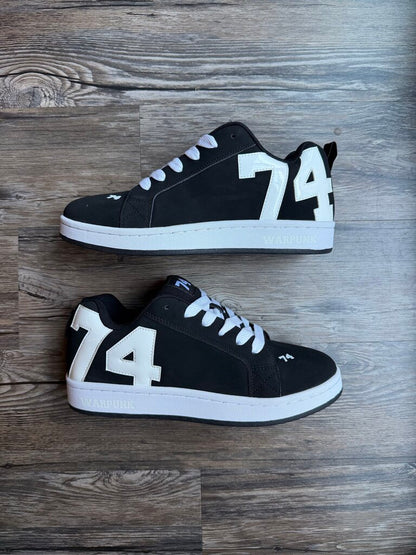 New 74iswar Black White Skate Shoe size 11