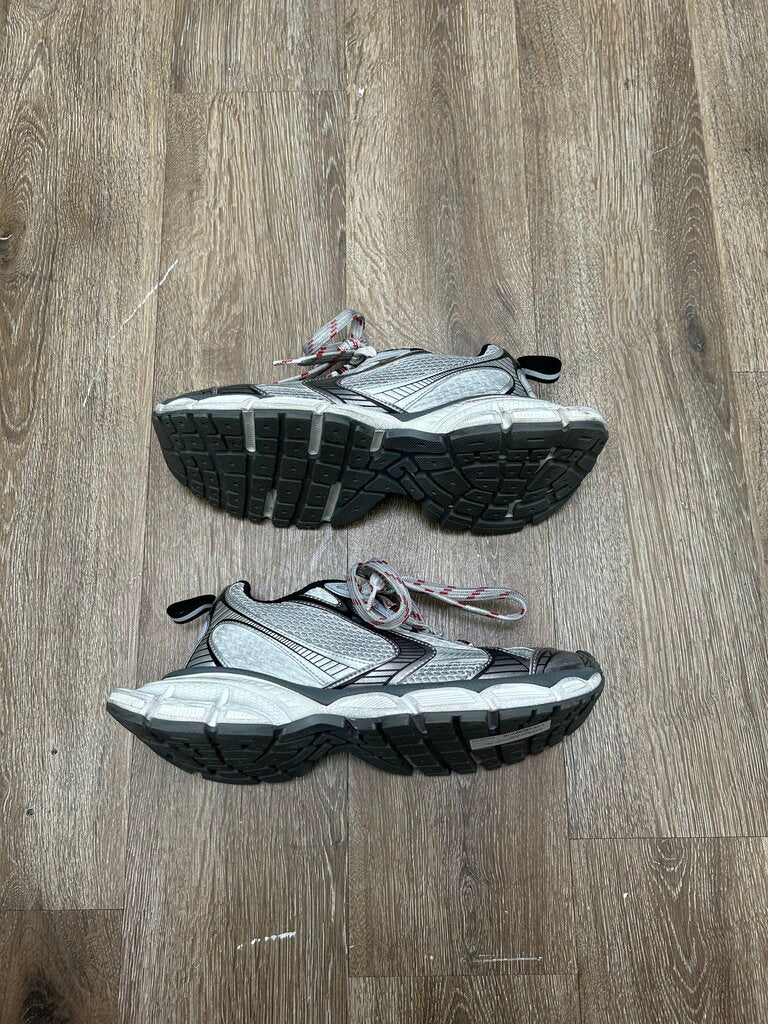 Preowned Balenciaga 3XL Grey Red Sz40