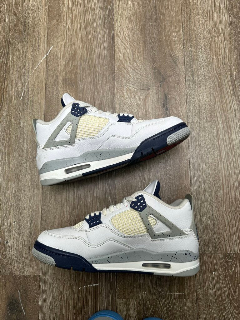 Preowned Jordan 4 Navy Size 8.5 (No Box)