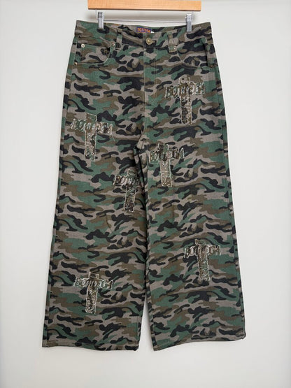 New Bootlega Desires Green Camo Pants size 32