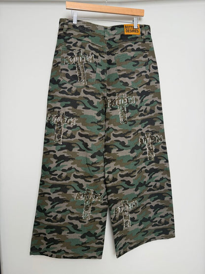 New Bootlega Desires Green Camo Pants size 32