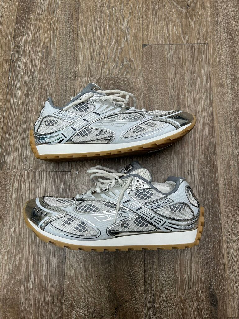 Preowned Bottega Orbite White Silver Gum sz.46