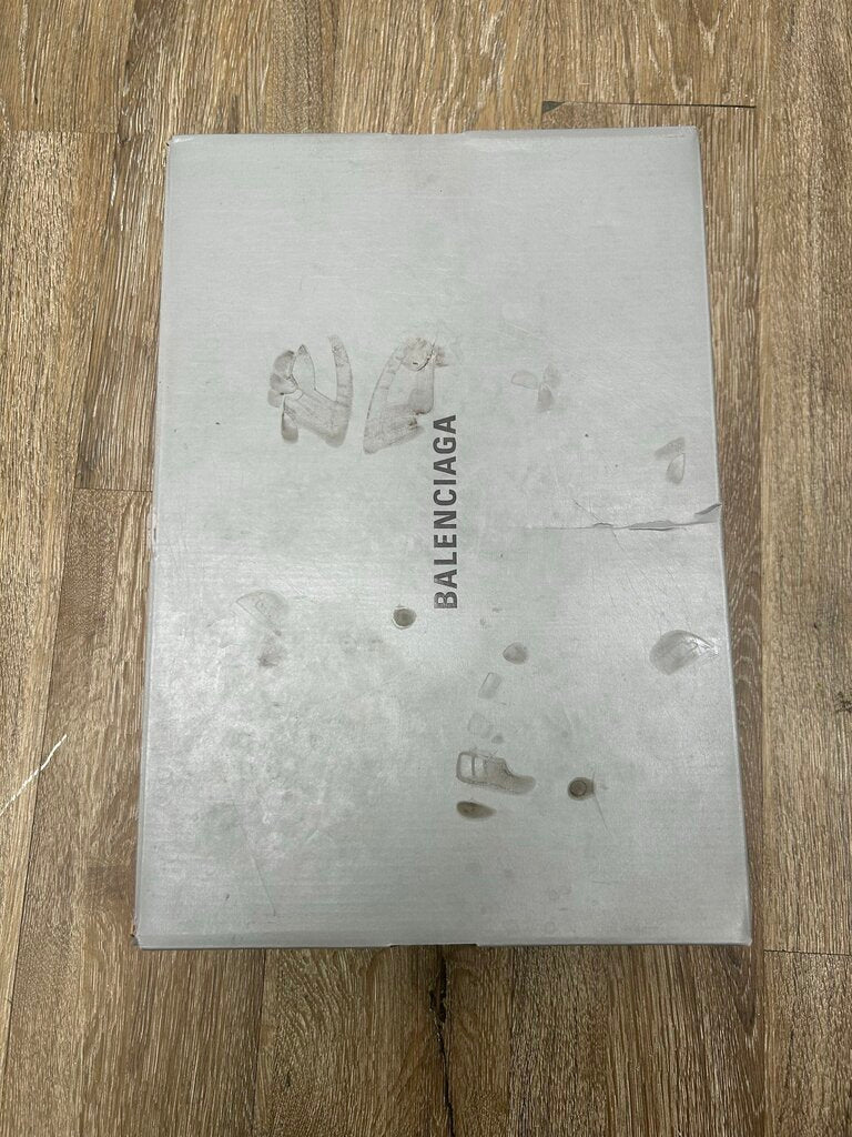 Preowned Balenciaga Triple White Distressed Graffiti sz.45