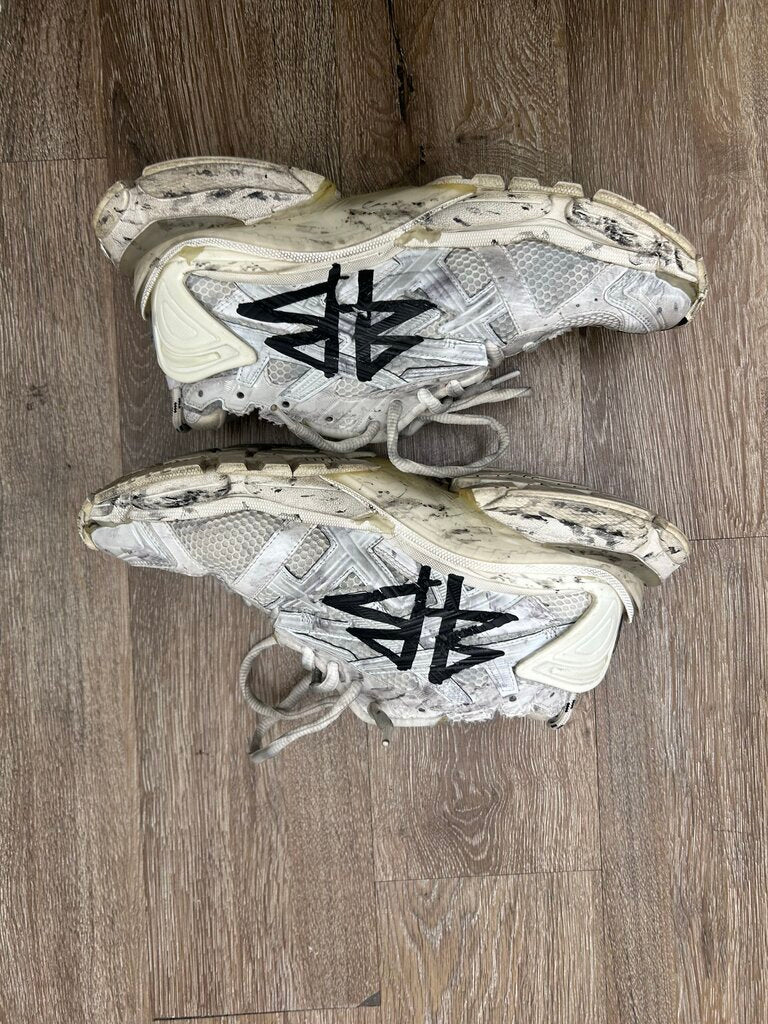 Preowned Balenciaga Triple White Distressed Graffiti sz.45