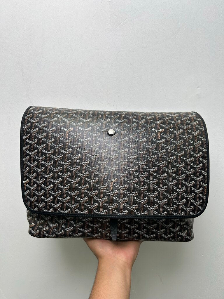 Preowned Goyard Black Capetien Messenger Bag