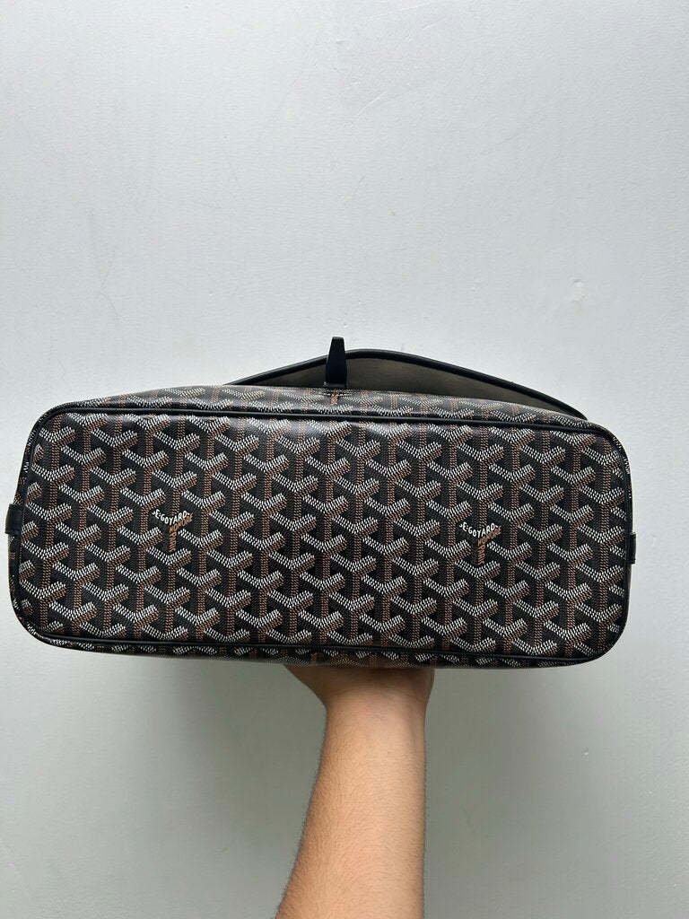 Preowned Goyard Black Capetien Messenger Bag
