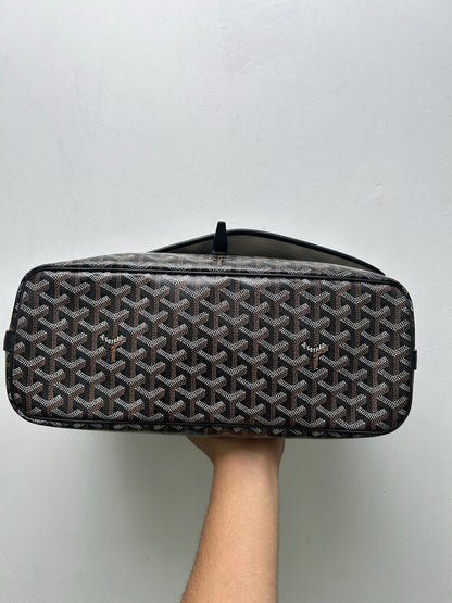 Preowned Goyard Black Capetien Messenger Bag
