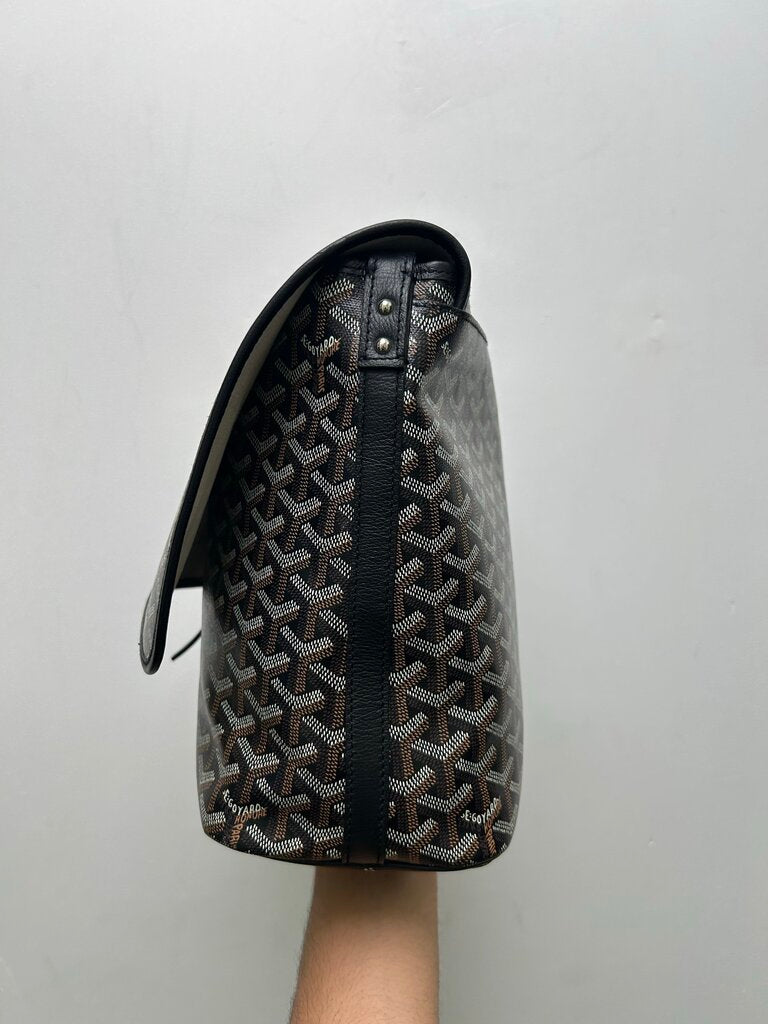 Preowned Goyard Black Capetien Messenger Bag