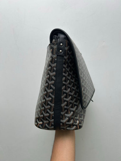 Preowned Goyard Black Capetien Messenger Bag