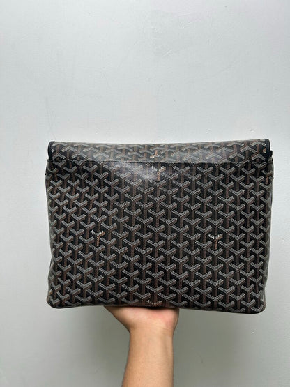 Preowned Goyard Black Capetien Messenger Bag