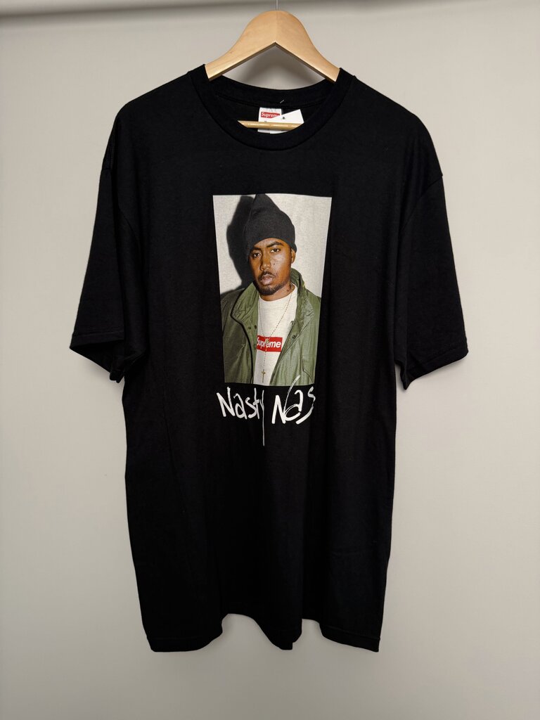New Supreme Nas Tee Sz. XL