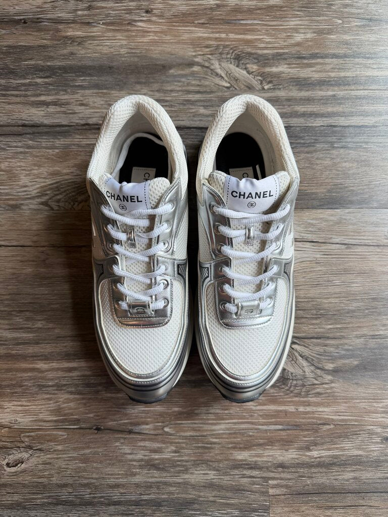Preowned Chanel Runner Silver White size 44