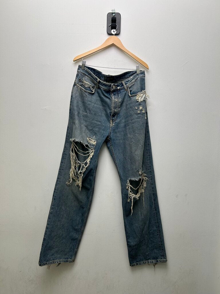 Preowned Balenciaga Lightwash Distressed Denim Size Large