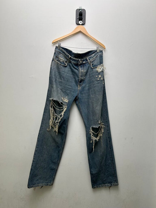 Preowned Balenciaga Lightwash Distressed Denim Size Large