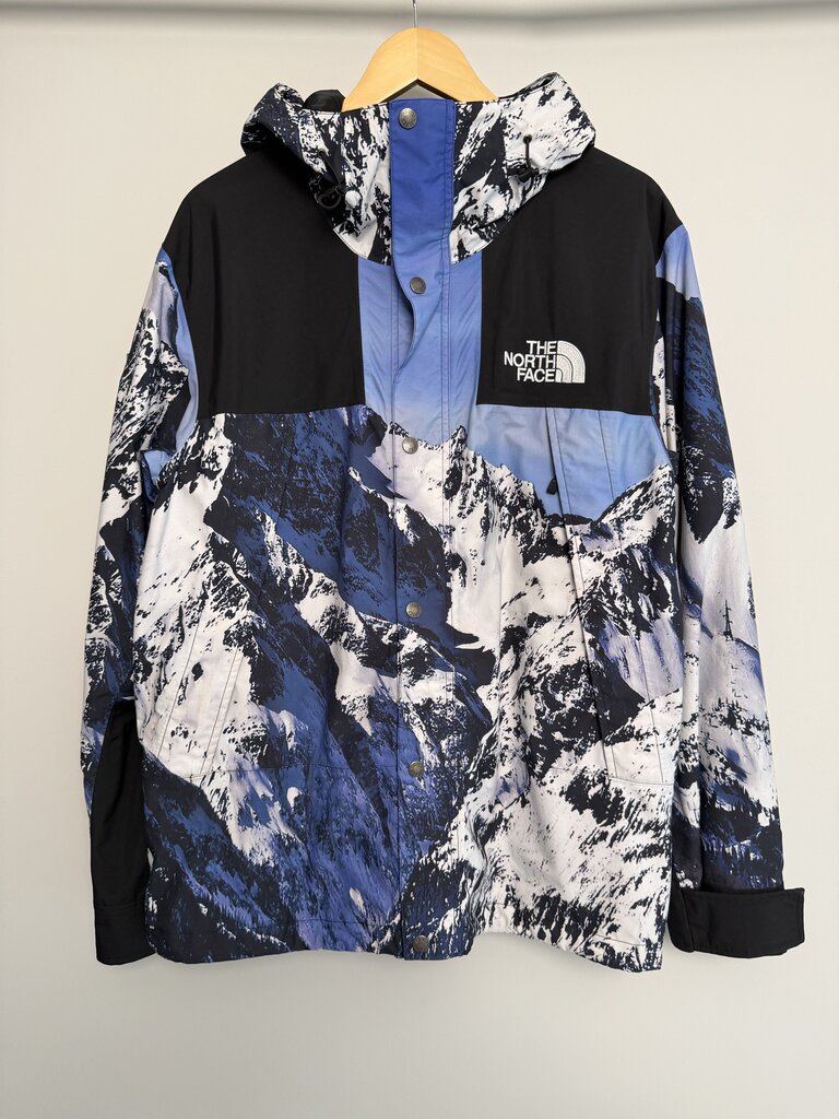 Preowned Supreme TNF Mountains Parka size L