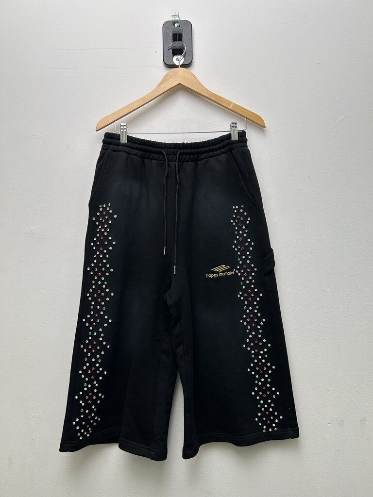 New HMDD Black Studded 3/4 Shorts Sz.Medium