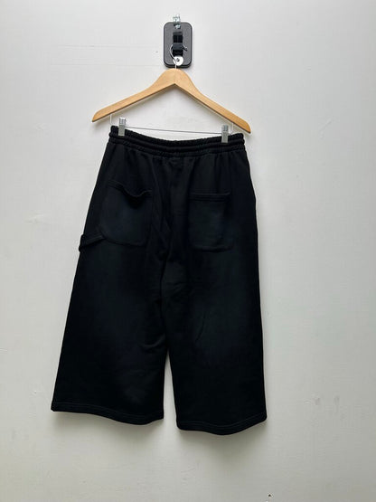 New HMDD Black Studded 3/4 Shorts Sz.Medium