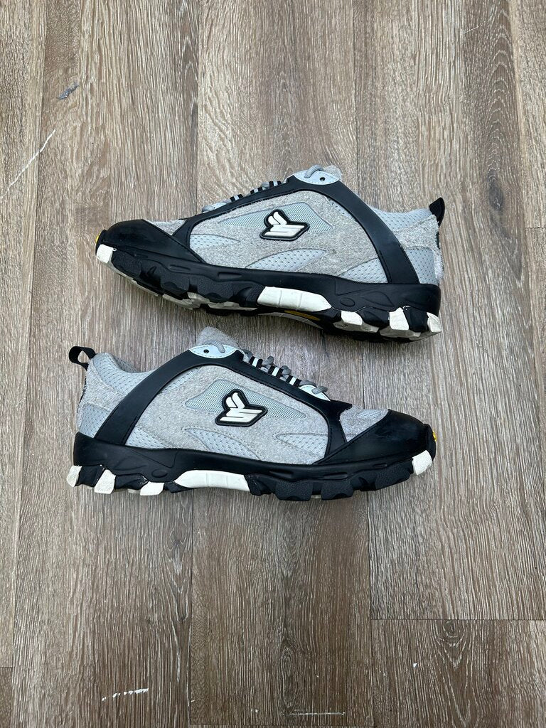 Preowned Sicko Hiking Grey Size 8