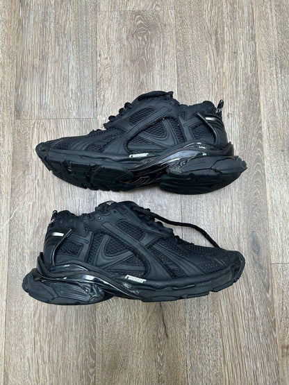 Preowned Balenciaga All Black Runner Sz.44