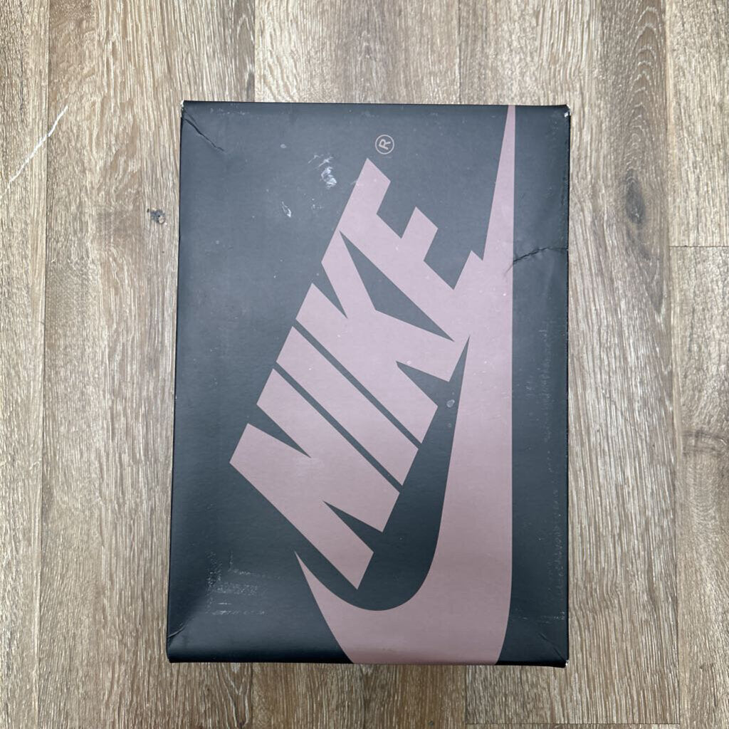 New Jordan 1 Low Mocha Sz.9