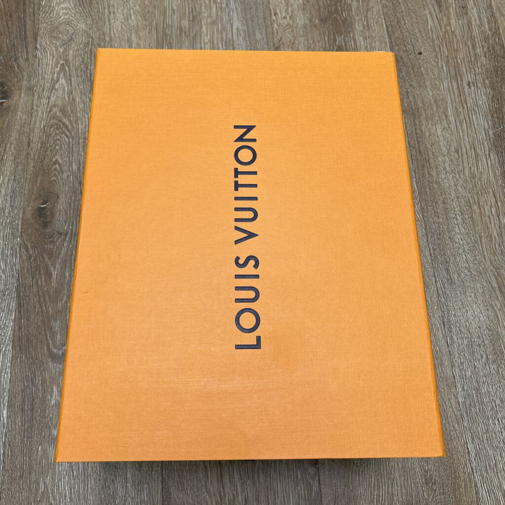 Preowned Louis Vuitton Skate Cream Size 10Lv (12M)