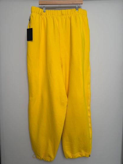 New GV Gallery Yellow Super Baggy Sweatpants size 2XL