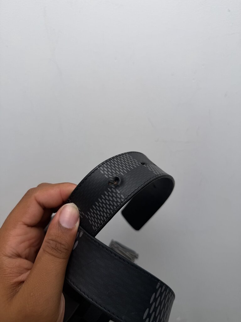 Preowned Louis Vuitton Black Damiere Multi Print Belt sz.95/38 (FLAW)