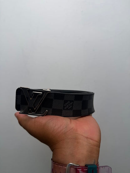 Preowned Louis Vuitton Black Damiere Multi Print Belt sz.95/38 (FLAW)