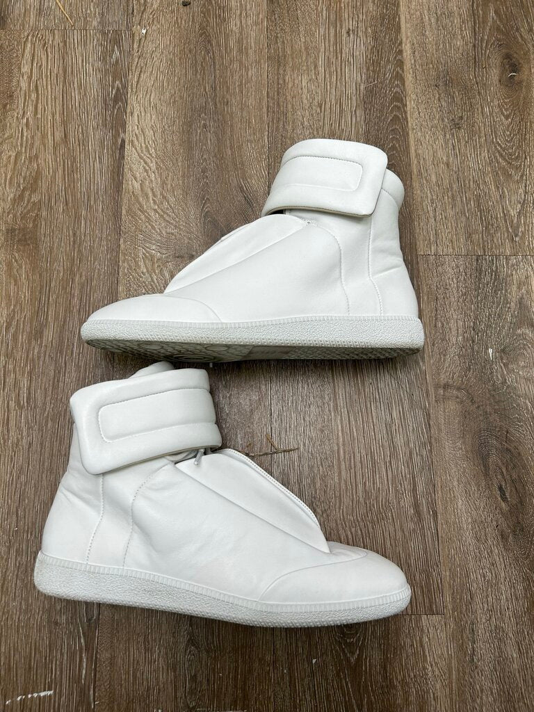 Preowned Margiela Future White Size 44